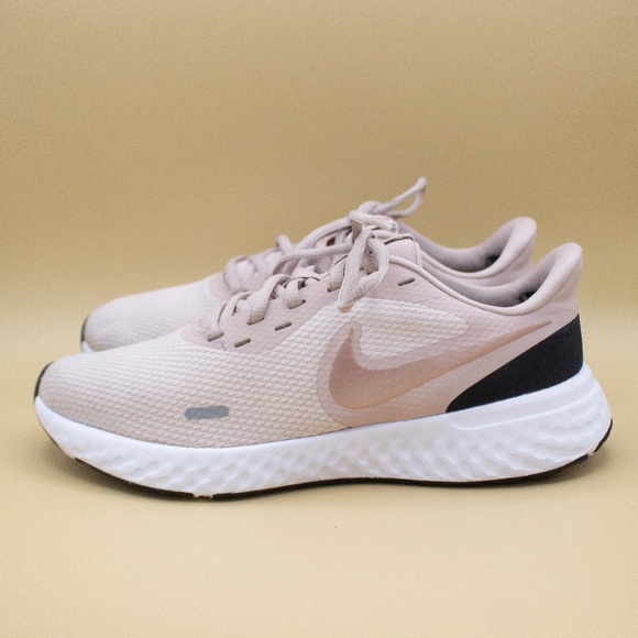 Nike Revolution 5 Barely Rose Running Shoes BQ3207-600 Women's Size 9 - Picture 1 of 8